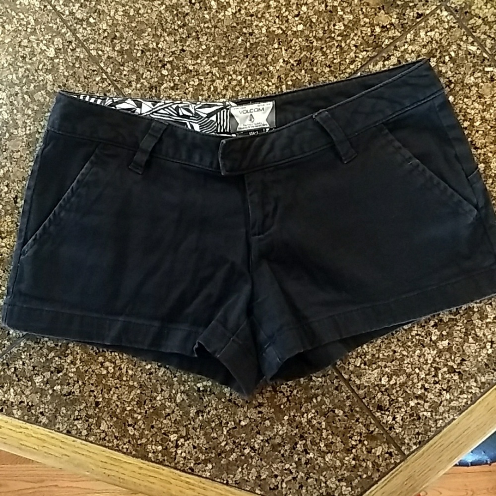 Volcom junior shorts SIZE 1